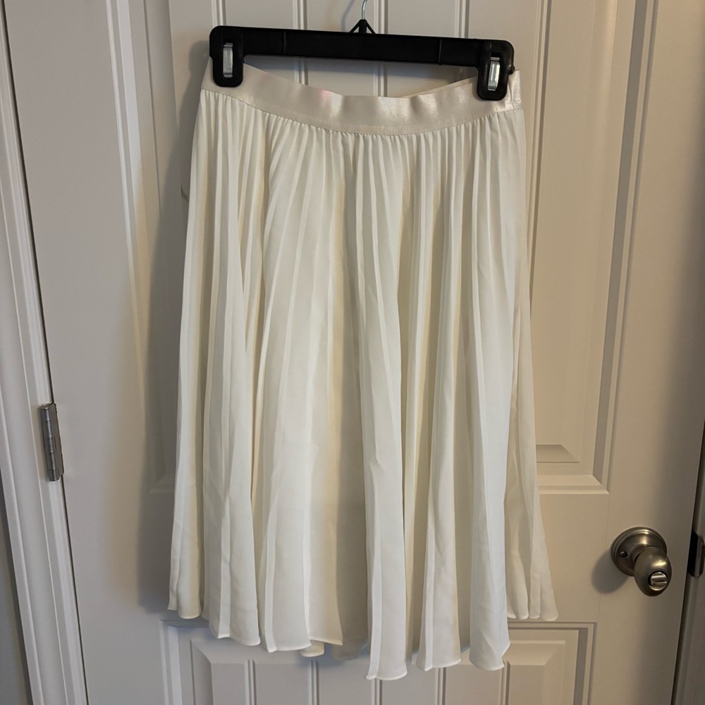 Express Cream A-Line Pleated Skirt